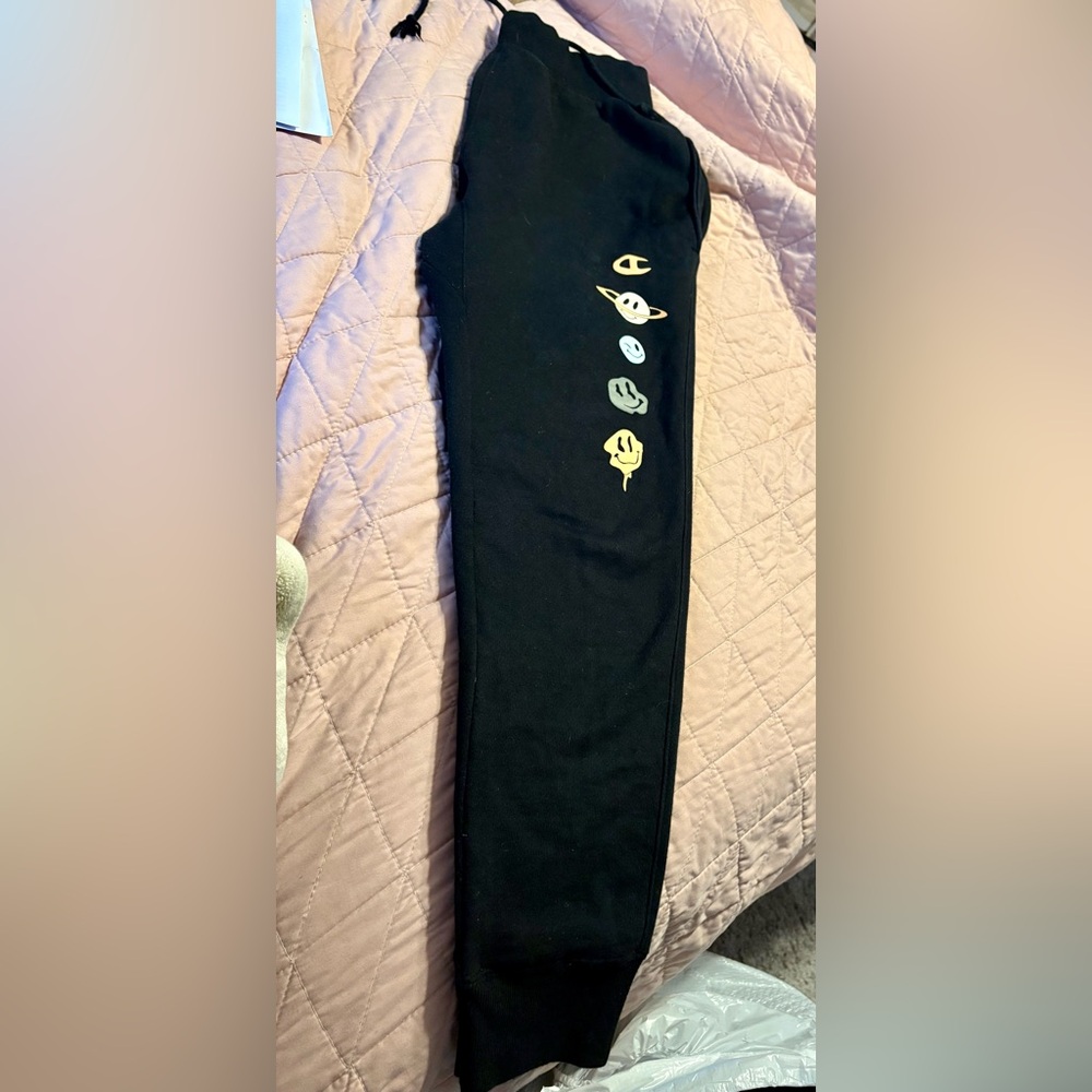 Champions Reverse Weave Smiley Face Sweatpants Men’s Size Medium- EUC